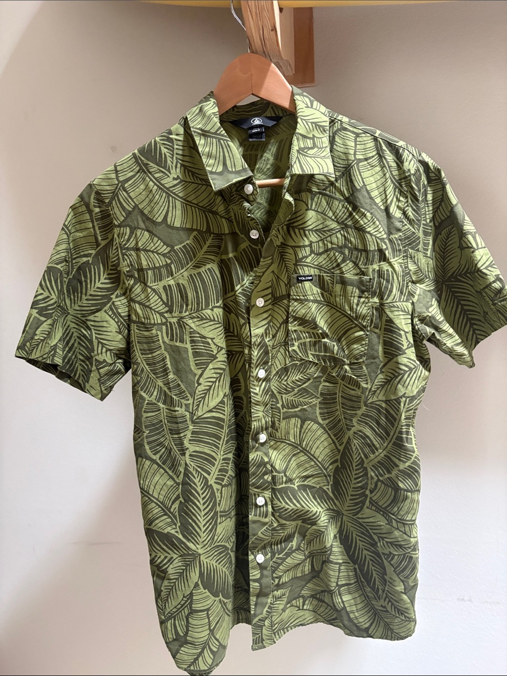 Volcom Green Leaf Print Short Sleeve Button-Down Shirt